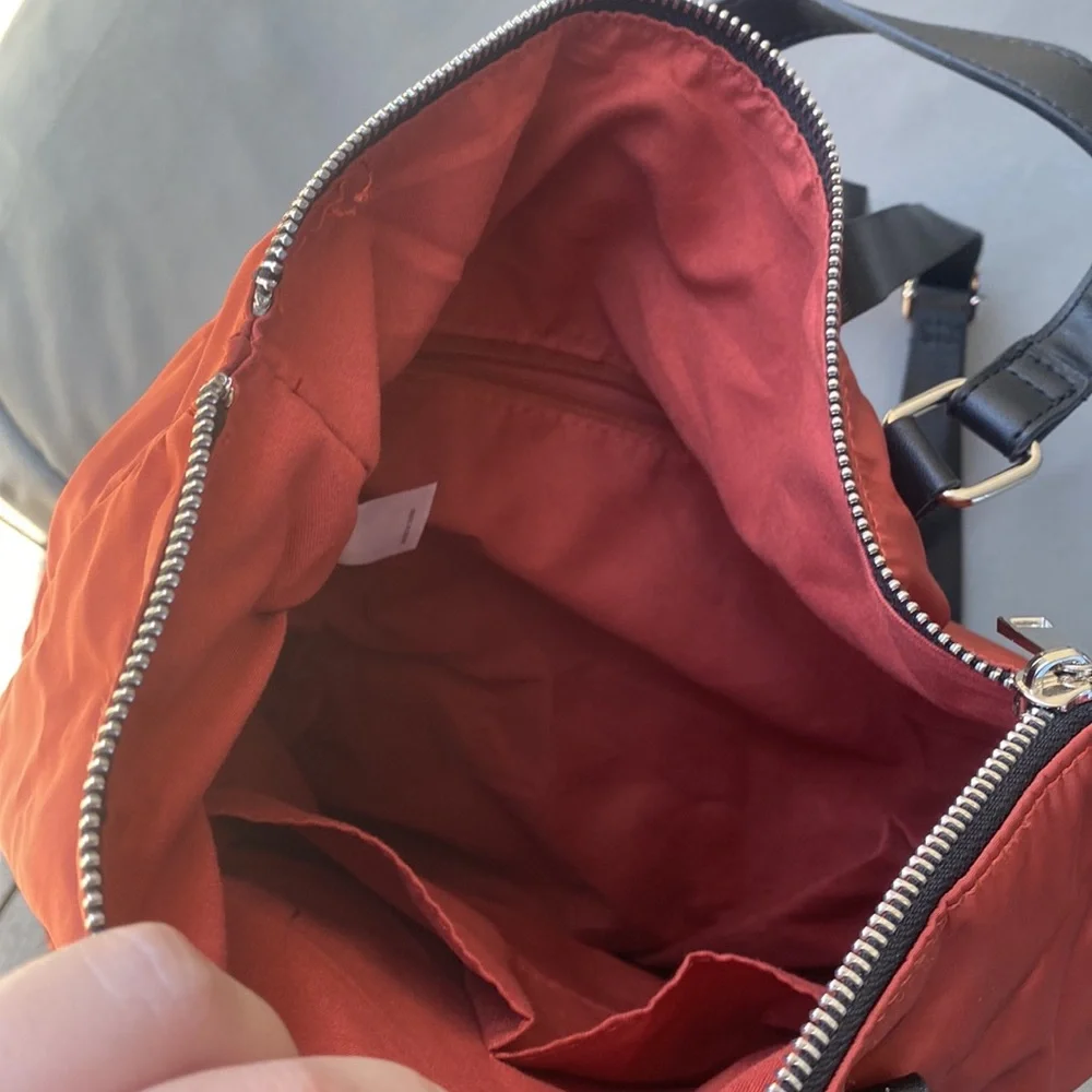 COOL RUCKSACK 🎒 Maroon + black silver zip details adjustable straps zip pocket - Picture 3 of 6